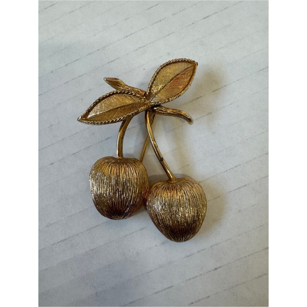 Vintage Sarah Coventry Gold Tone Cherries Brooch Womens Jewelry Cherry - Picture 5 of 5